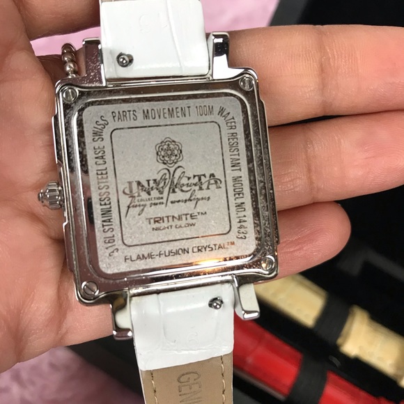 New Invicta tritnite night glow Women watch set with 5 Straps - Picture 4 of 6